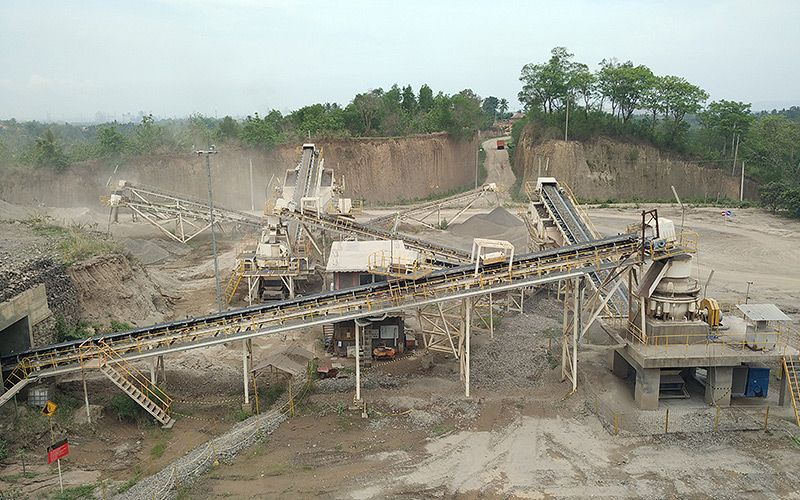 Ligne de concassage et de fabrication de sable de galets de rivière en Malaisie avec une production de 350 tonnes par heure