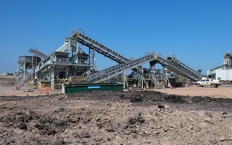 Ligne de concassage et de fabrication de sable de quartzite au Bénin avec une production de 150 tonnes par heure