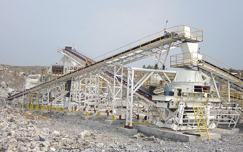 Ligne de concassage et de fabrication de sable en Algérie de 250 tonnes par heure