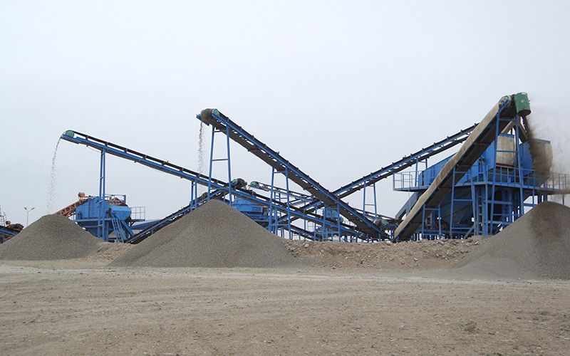 Ligne de concassage et de fabrication de sable de feldspath Gansu avec une production de 300 tonnes par heure