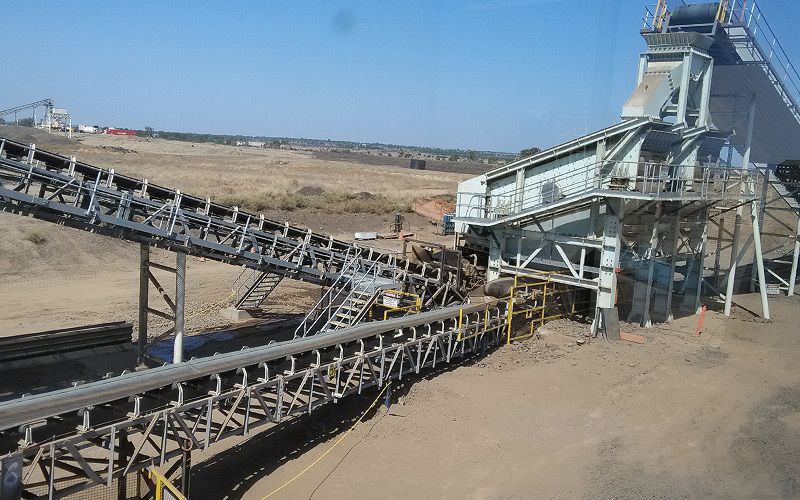 Ligne de concassage et de fabrication de sable de quartzite au Bénin avec une production de 150 tonnes par heure