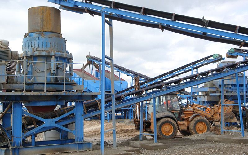 Ligne de concassage et de fabrication de sable de feldspath Gansu avec une production de 300 tonnes par heure