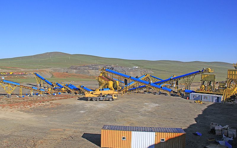 Ligne de production de concassage de minerai de fer de 500 tonnes par heure en Mongolie