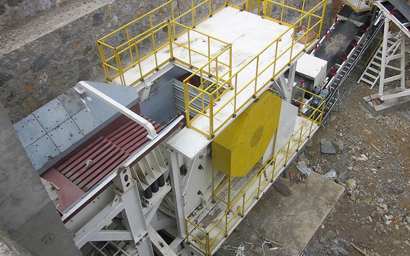 Ligne de concassage et de fabrication de sable en Algérie de 250 tonnes par heure